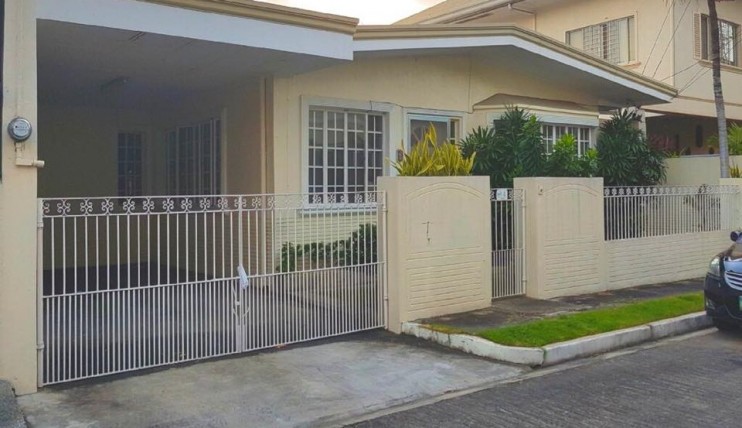 Photo 1 of House for RENT in Tahanan Village BF Homes Paranaque 