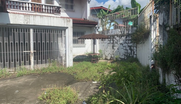 Photo 2 of Corner lot with 2 storey old house along Records Street Brgy Bahay Toro Project 8 Quezon City