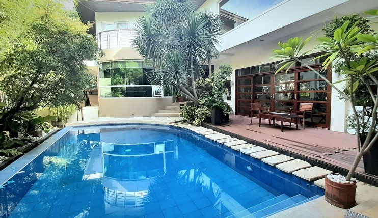 Photo 2 of House and Lot in Ayala Alabang Village for Sale