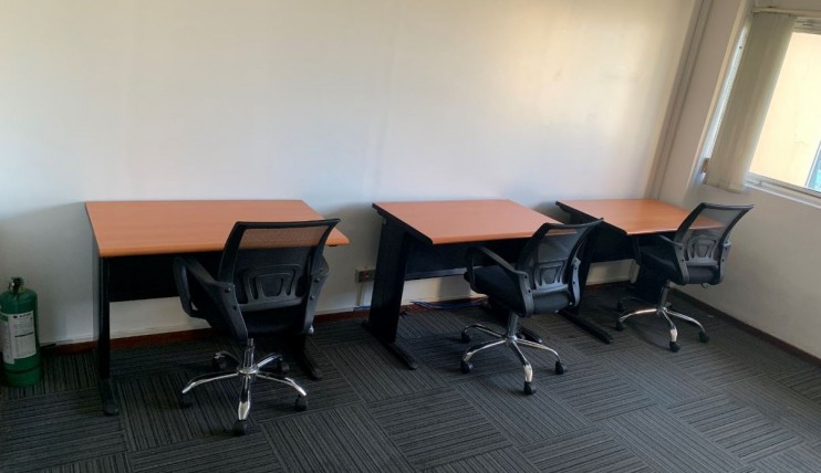 15sqm Office for Lease Makati 5-6 Seating-Capacity